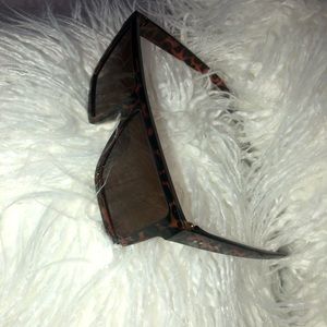 Squared oversized sunglasses